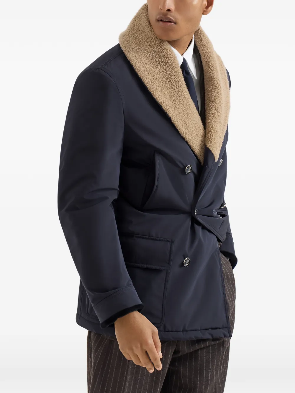 Brunello Cucinelli Nylon jas met dubbele rij knopen en lammy voering Blauw