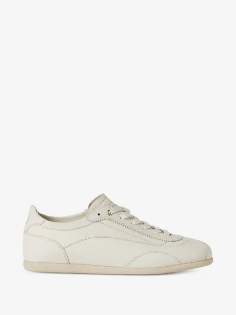 Brunello Cucinelli tenis con detalle del logo