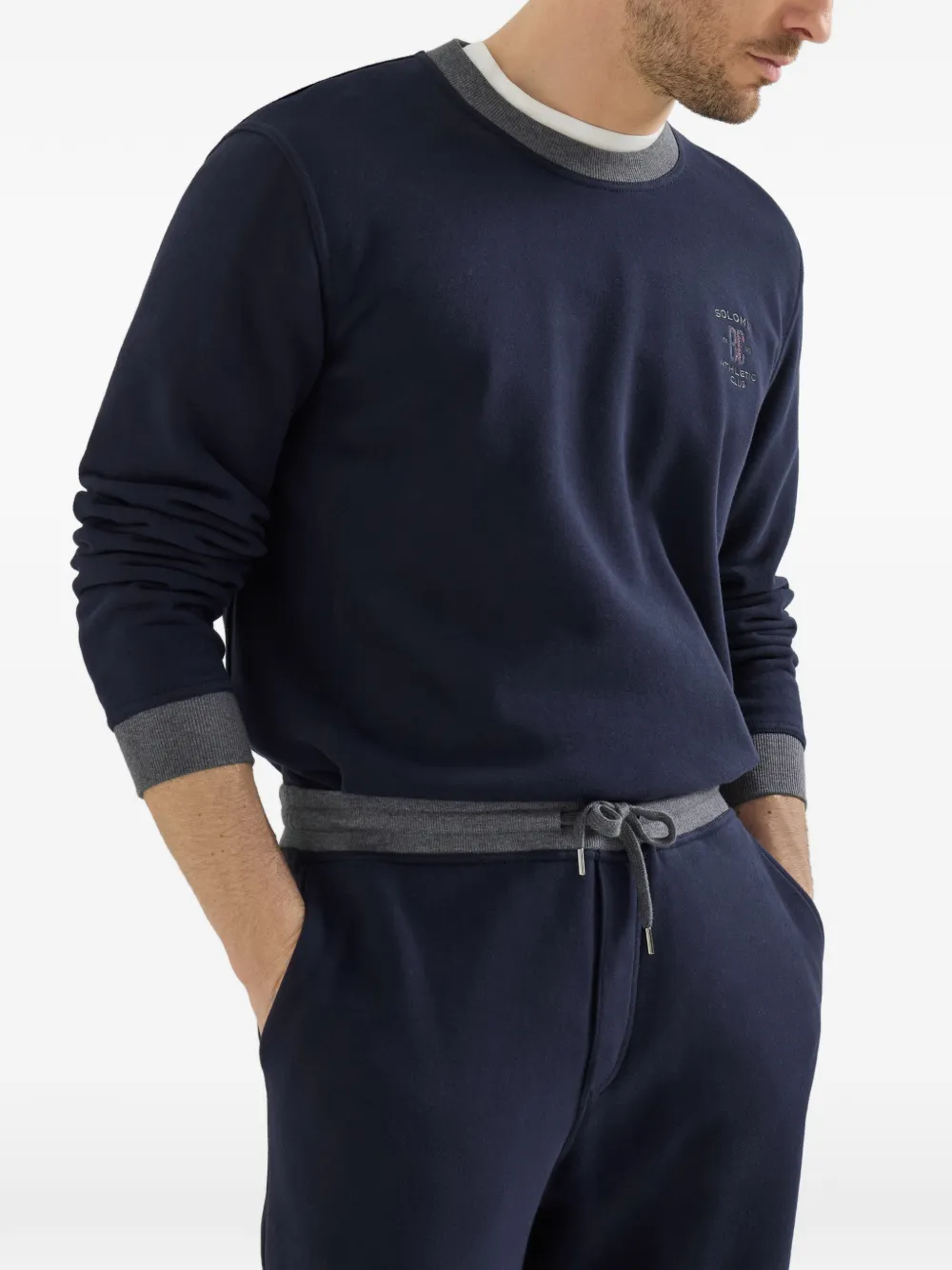 Brunello Cucinelli Gebreide sweater met geborduurd logo Blauw