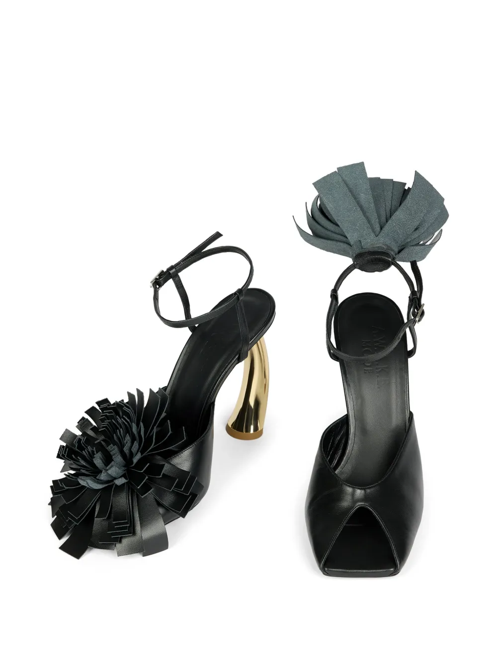 A.W.A.K.E. Mode Justine pom-pom sandals Zwart