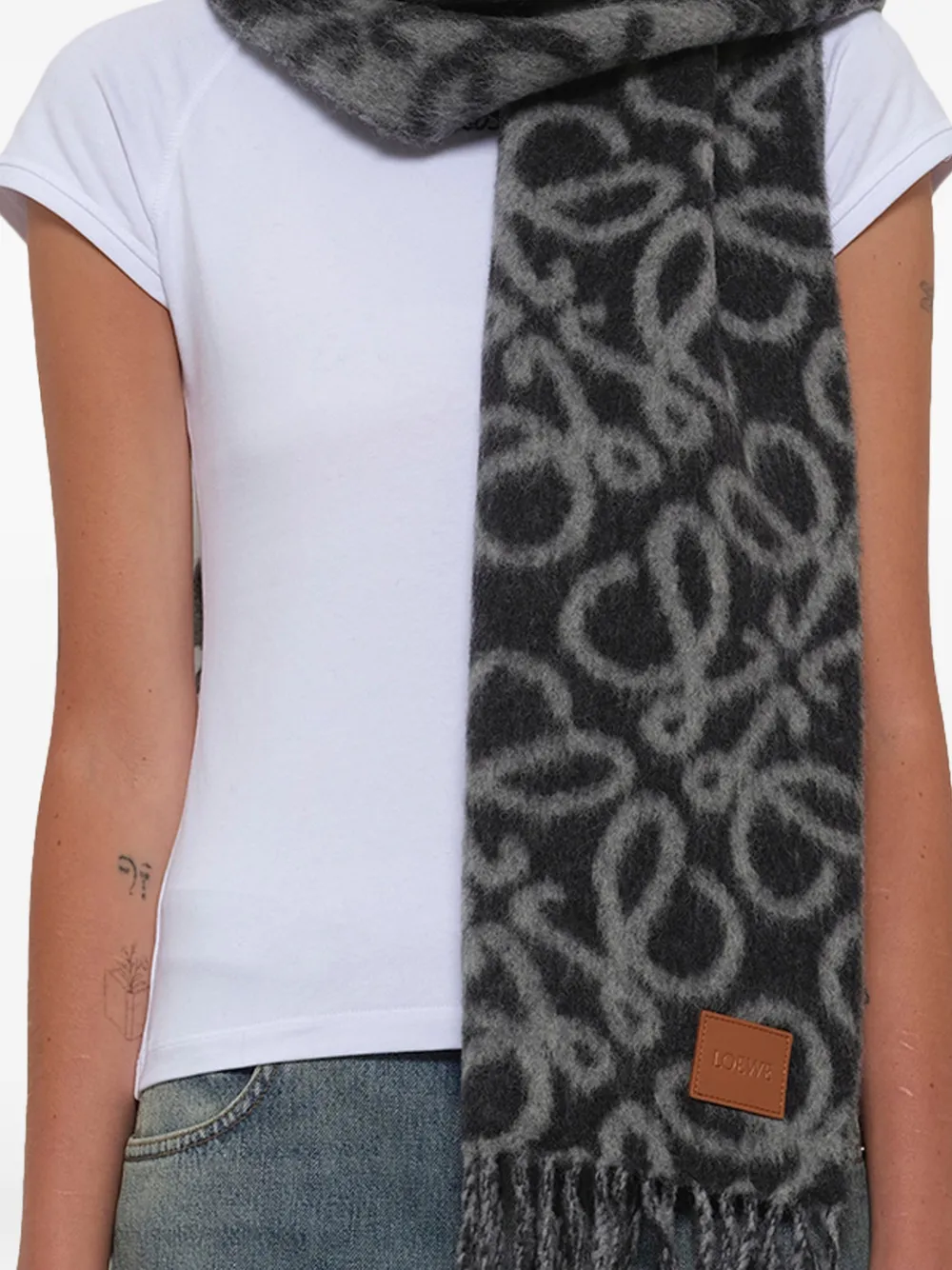  Loewe Fular Anagram Reversible - Gris 