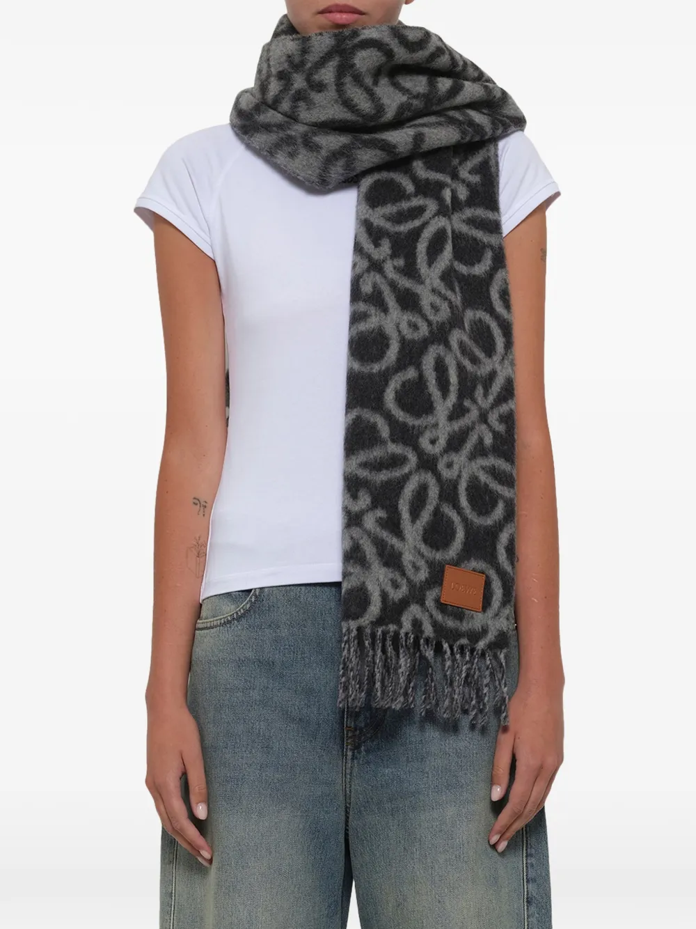 Loewe Fular Anagram Reversible - Gris 