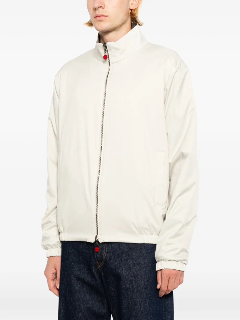 Kiton Jack met hoge hals Beige