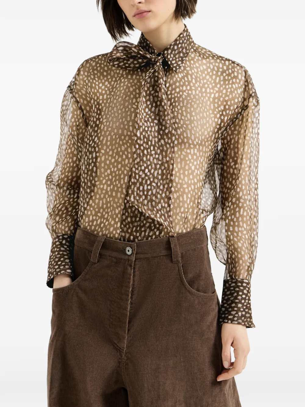 Brunello Cucinelli Blouse met stippen en vlinderstrik Bruin