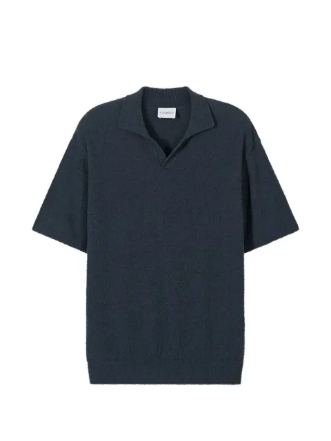 Closed short-sleeved T-shirt