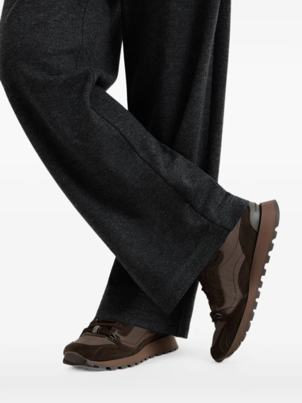 Brunello Cucinelli Suède en techno sneakers met lammy voering en monili Bruin