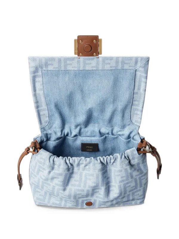 フェンディ バゲット ブルーキャンバス ショルダーバッグ FENDI バゲット® ソフト ミディアム ライトブルーFF デニムバッグ