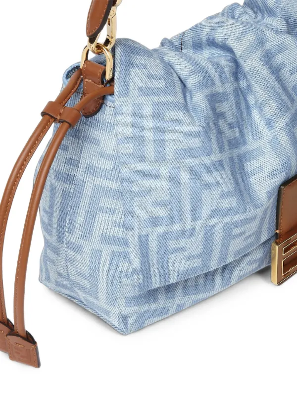 FENDI バゲット® ソフト ミディアム ライトブルーFF デニムバッグ