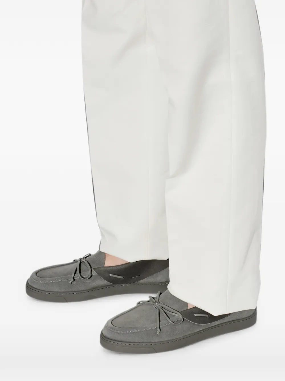 Giorgio Armani bow-detail suede loafers Grijs