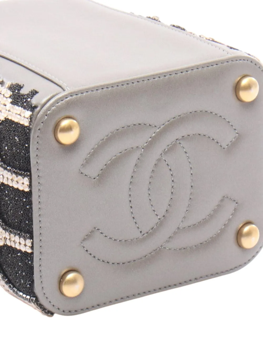 Chanel Pre-owned 2021 Metallic Lambskin Crystal Metiers D Art Chateau De Chenonceau Bucket Bag in Silver, view 2