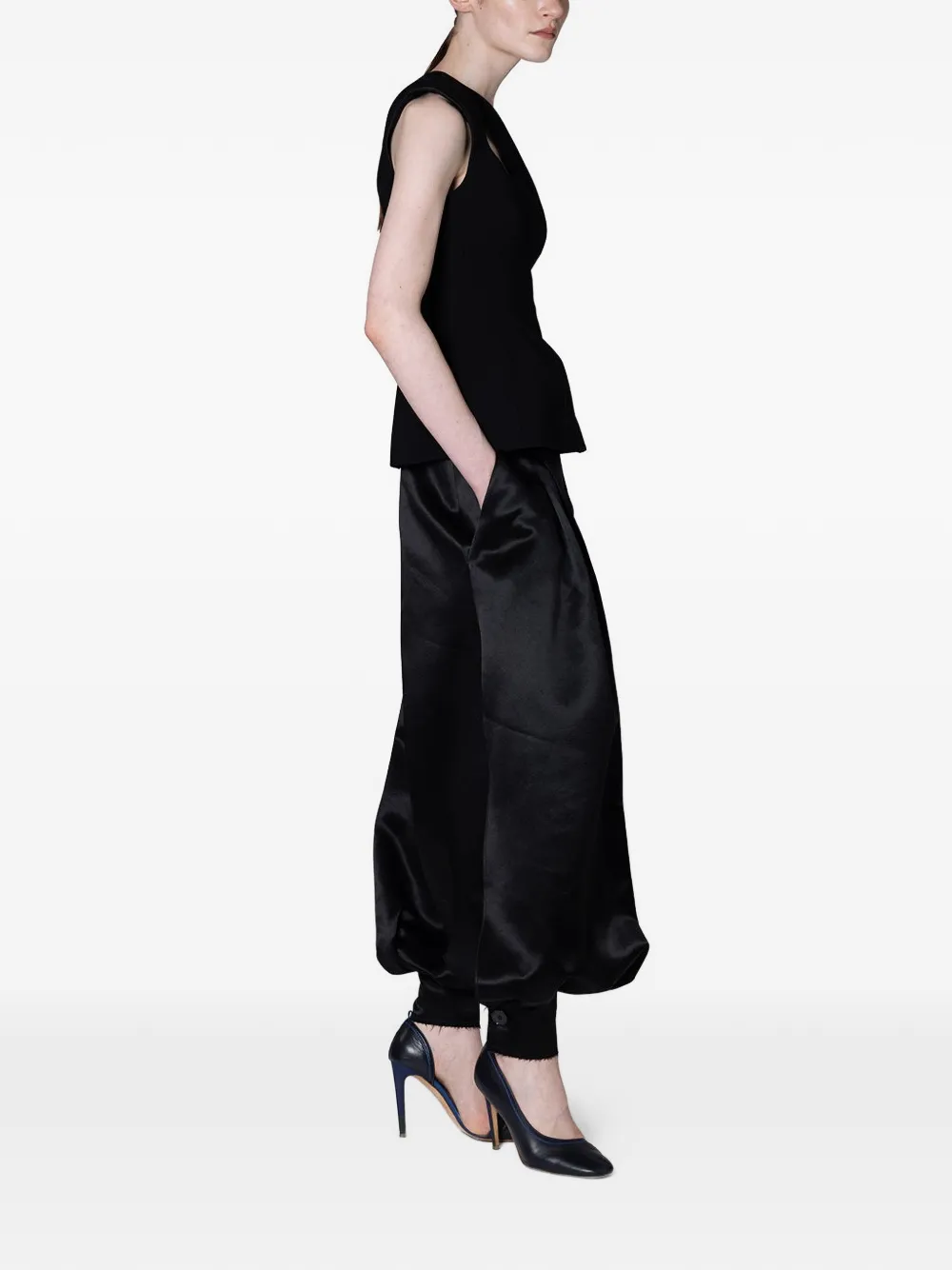 Roksanda Ovar Pleated Trousers in Black, view 3