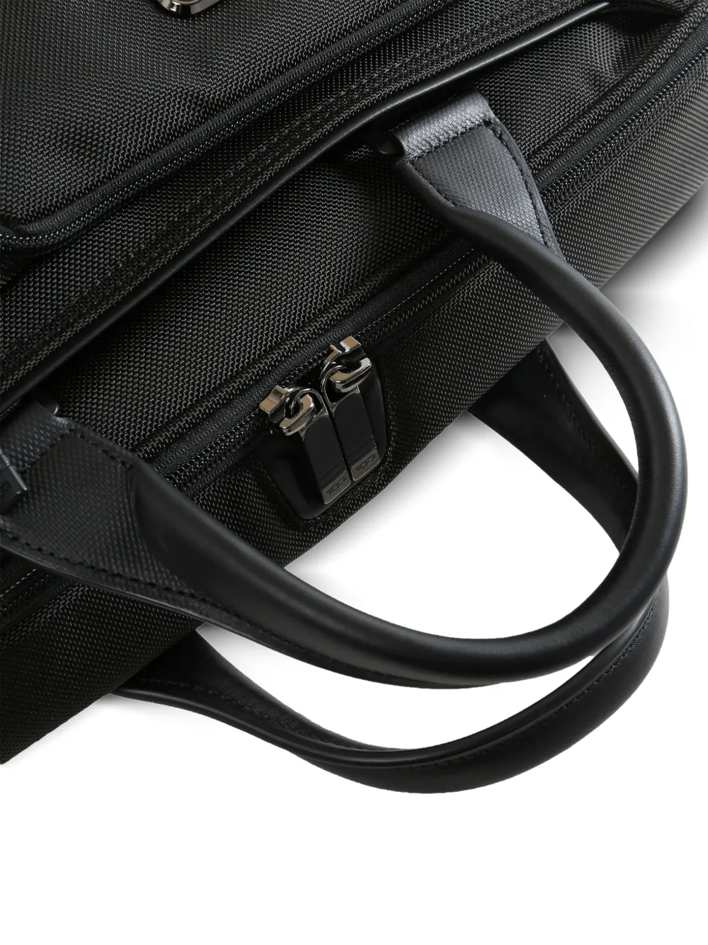 Tumi 17-inch laptoptas met ritssluiting en meerdere vakken Zwart