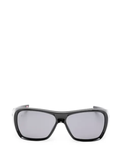 Oakley lentes de sol con armazón cuadrada y logo