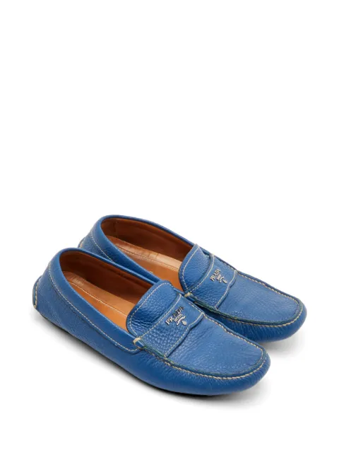 Prada Pre-Owned logo-plaque pebbled-leather loafers