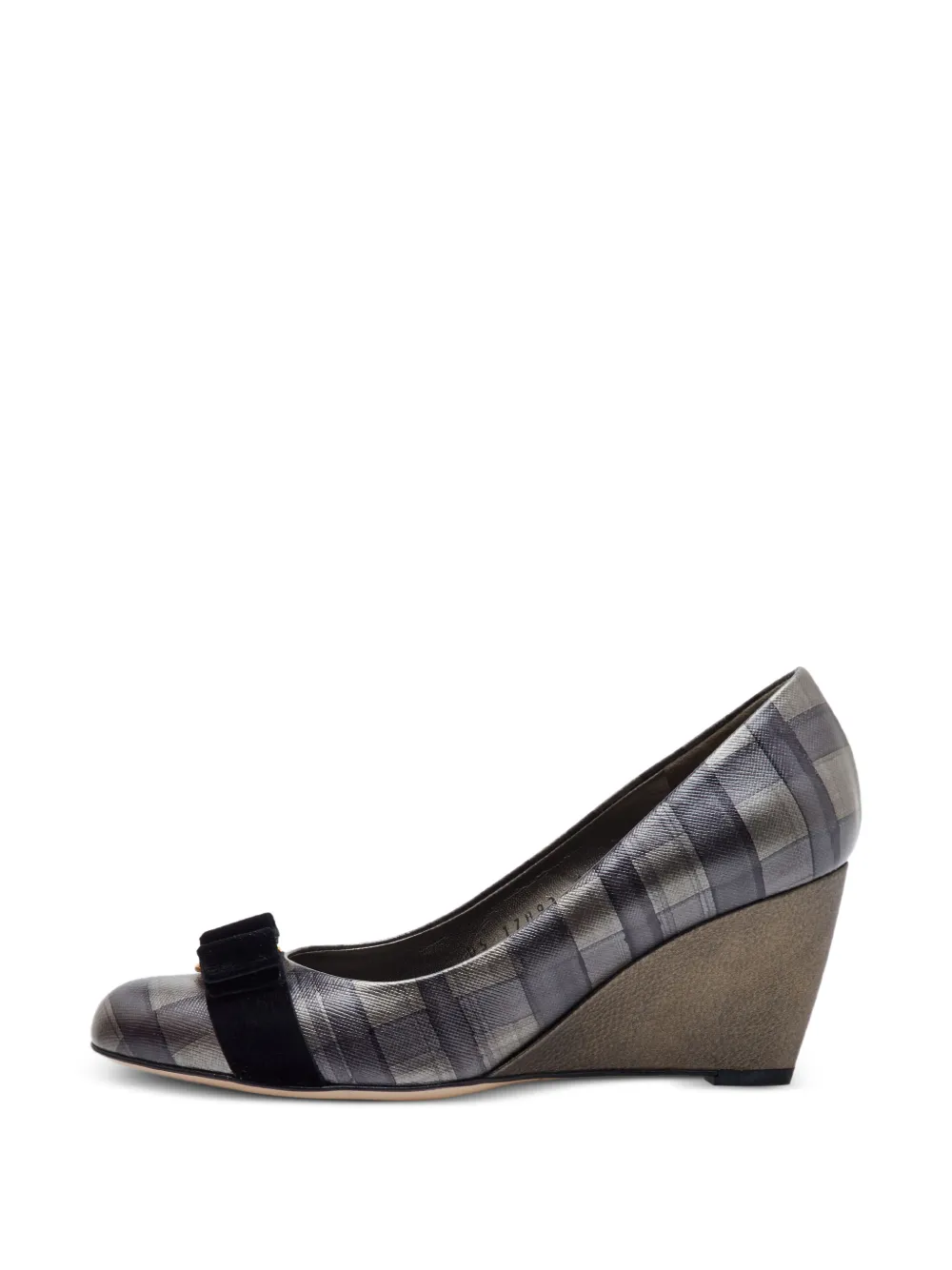 Ferragamo Pre-Owned Vara Bow patterned wedge pumps - Grigio