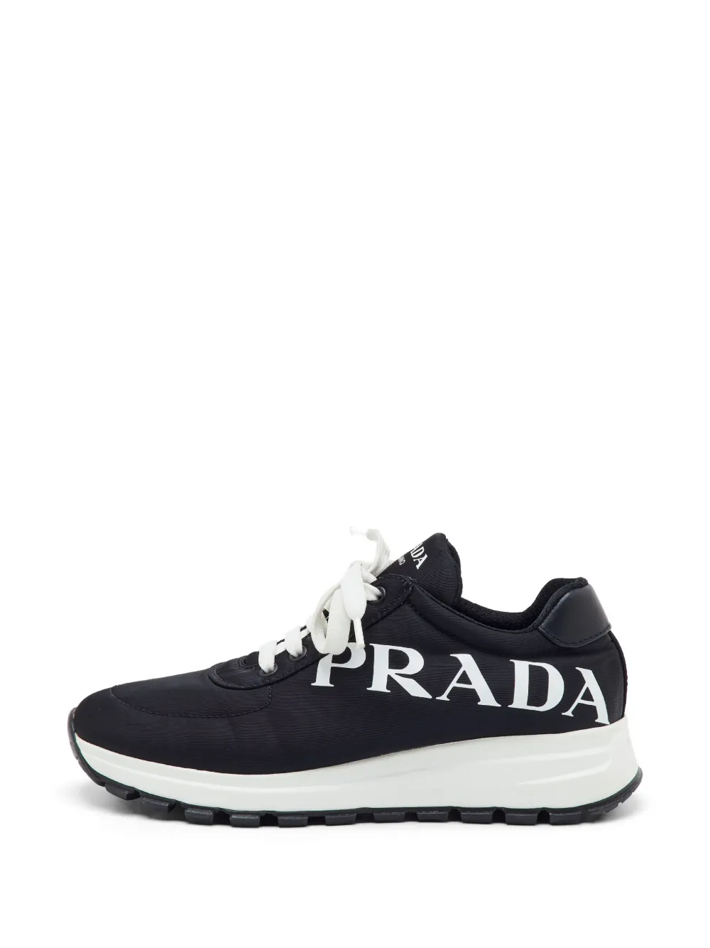 Prada Pre-Owned logo-print low-top lace-up sneakers - Schwarz