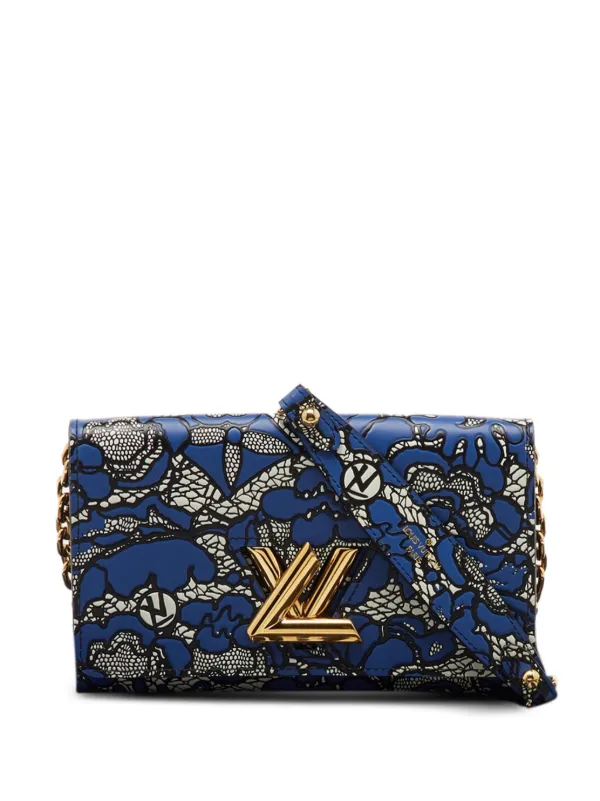 Louis Vuitton Pre-owned 2017 Twist Flower Lace Wallet in Blue