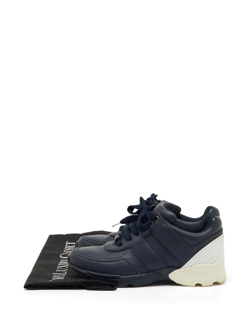 CHANEL Pre-Owned lace-up low sneakers - Blau