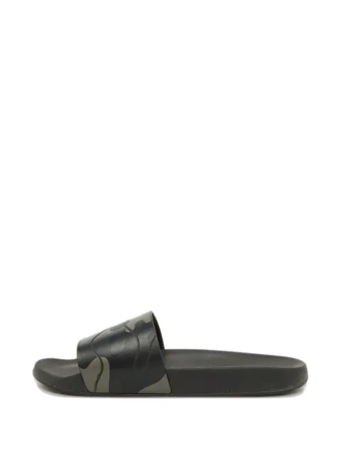 Valentino Garavani Pre-Owned flip flops con estampado militar