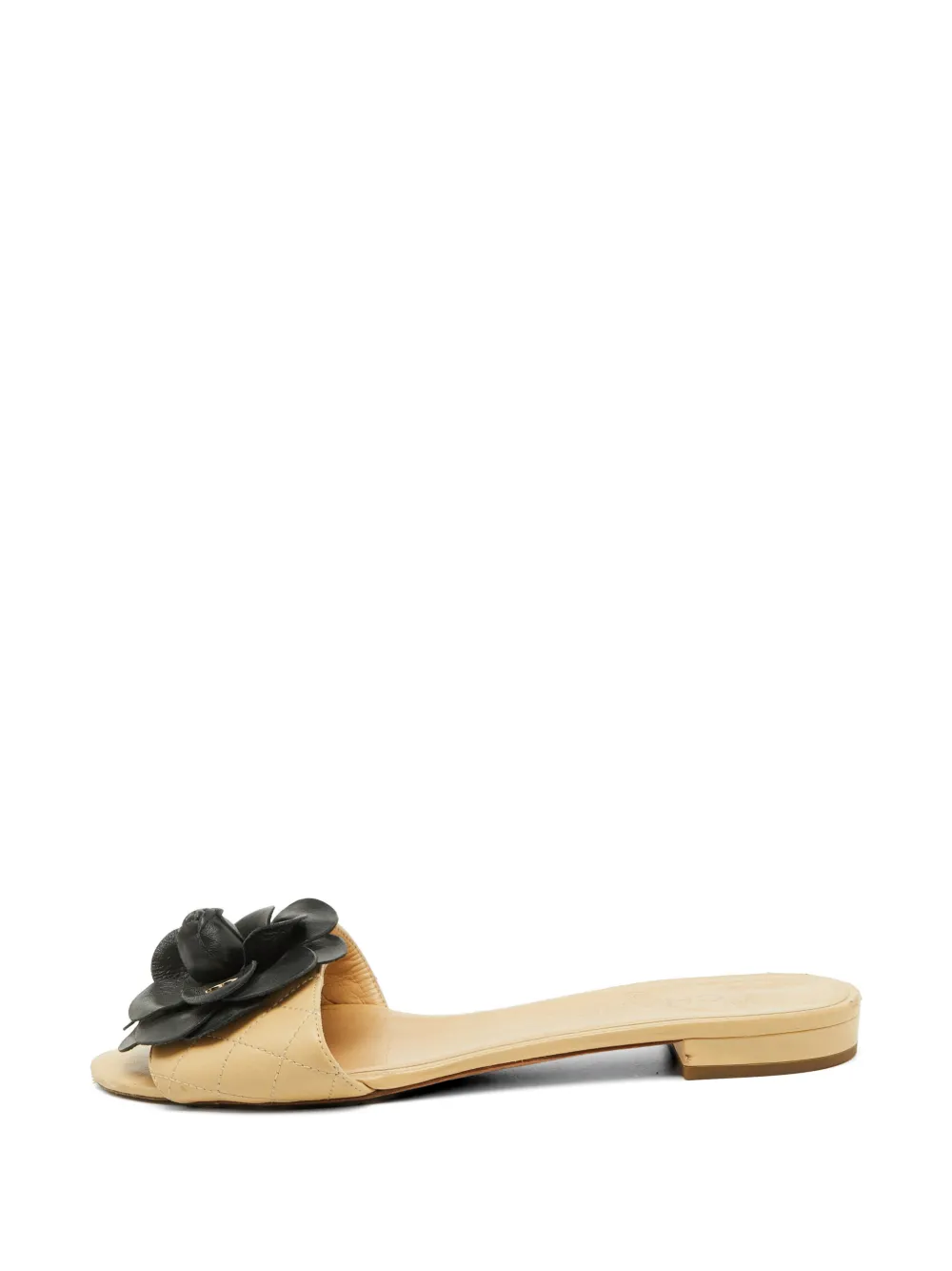 CHANEL Pre-Owned Camellia flat sandals - Toni neutri
