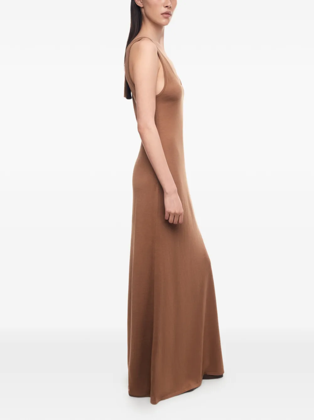 12 STOREEZ Mawata maxi-jurk met diepe ronde hals Bruin