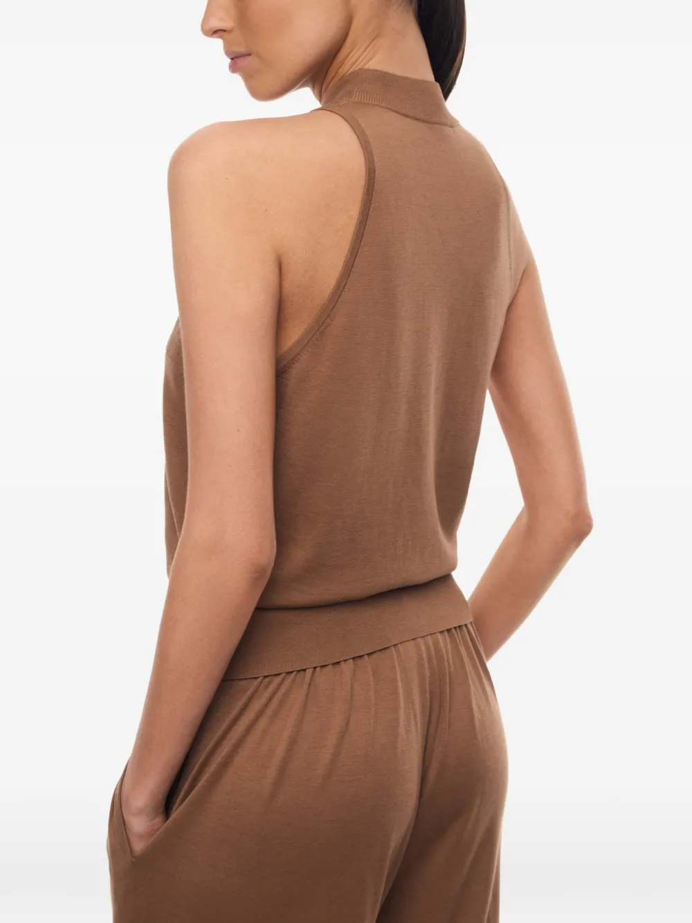 12 STOREEZ Mawata mouwloze top met geribbelde afwerking Bruin