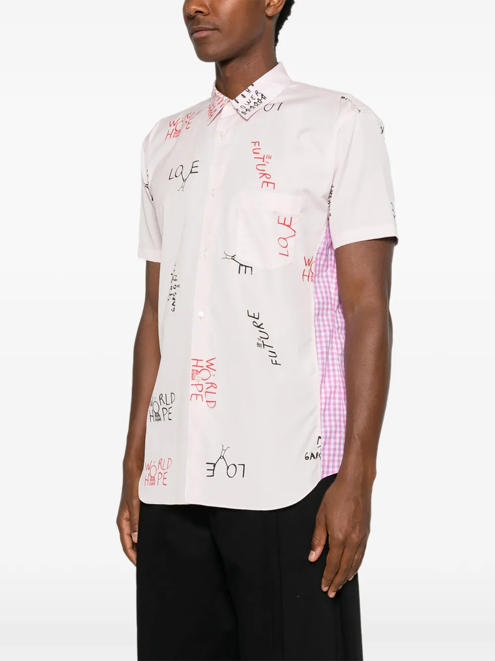 Comme Des Garçons Shirt Button-down katoenen-overhemd met tekst Roze
