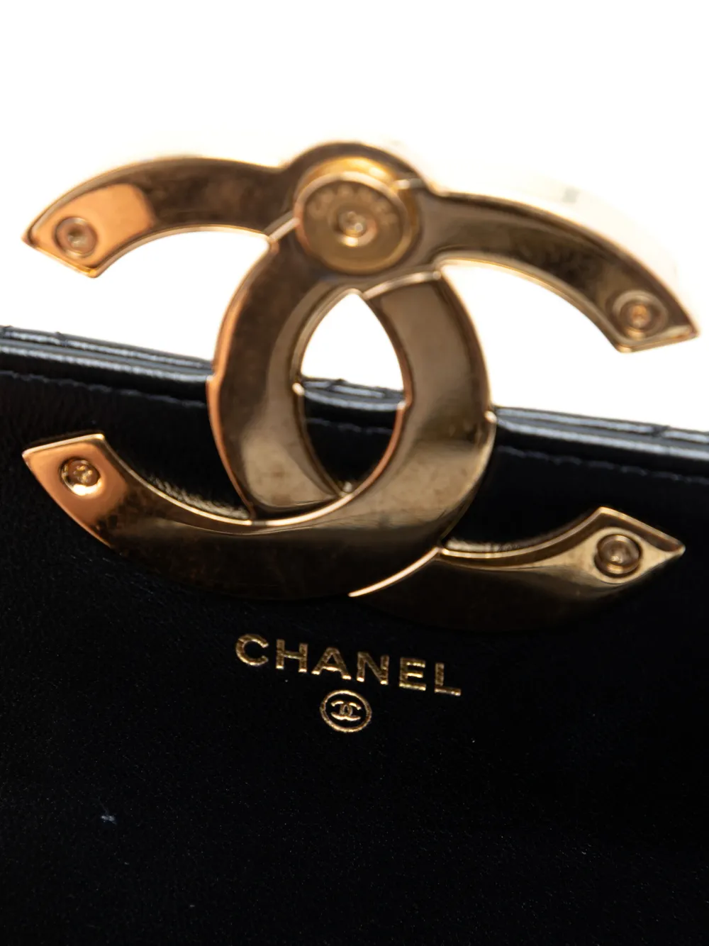 CHANEL Pre-Owned 2021-2026 Quilted Lambskin Giant CC Flap Phone