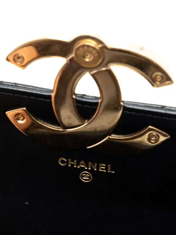 CHANEL Pre-Owned 2021-2026 Quilted Lambskin Giant CC Flap Phone