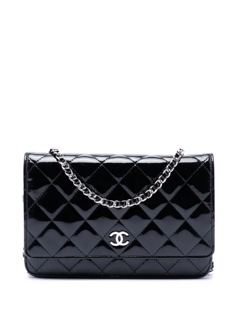 CHANEL Pre-Owned 2010-2011 gesteppte CC Umhängetasche aus Lackleder mit Kettenriemen