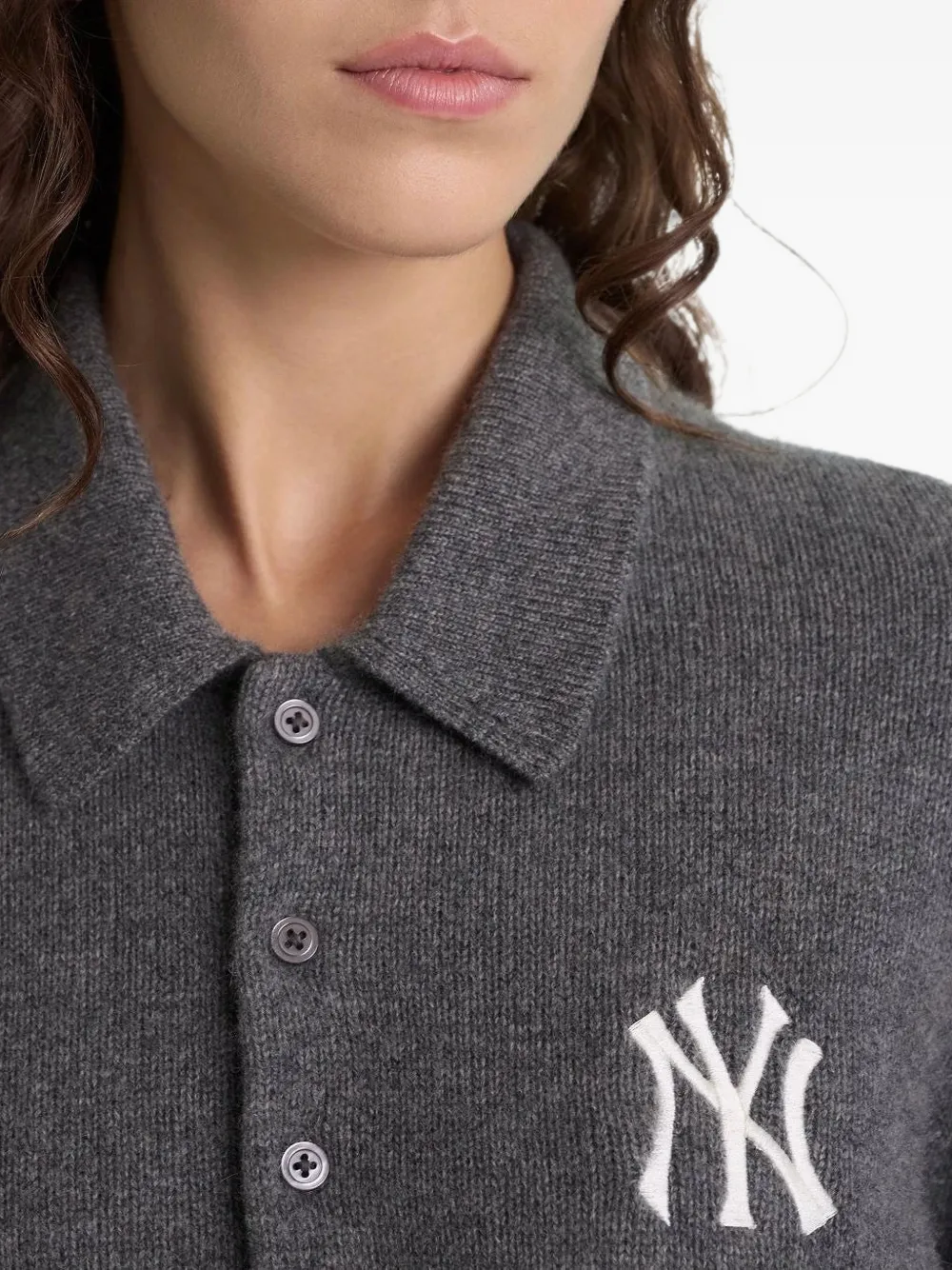 Sporty & Rich Heritage Yankees Serif kasjmier trui met polokraag Grijs