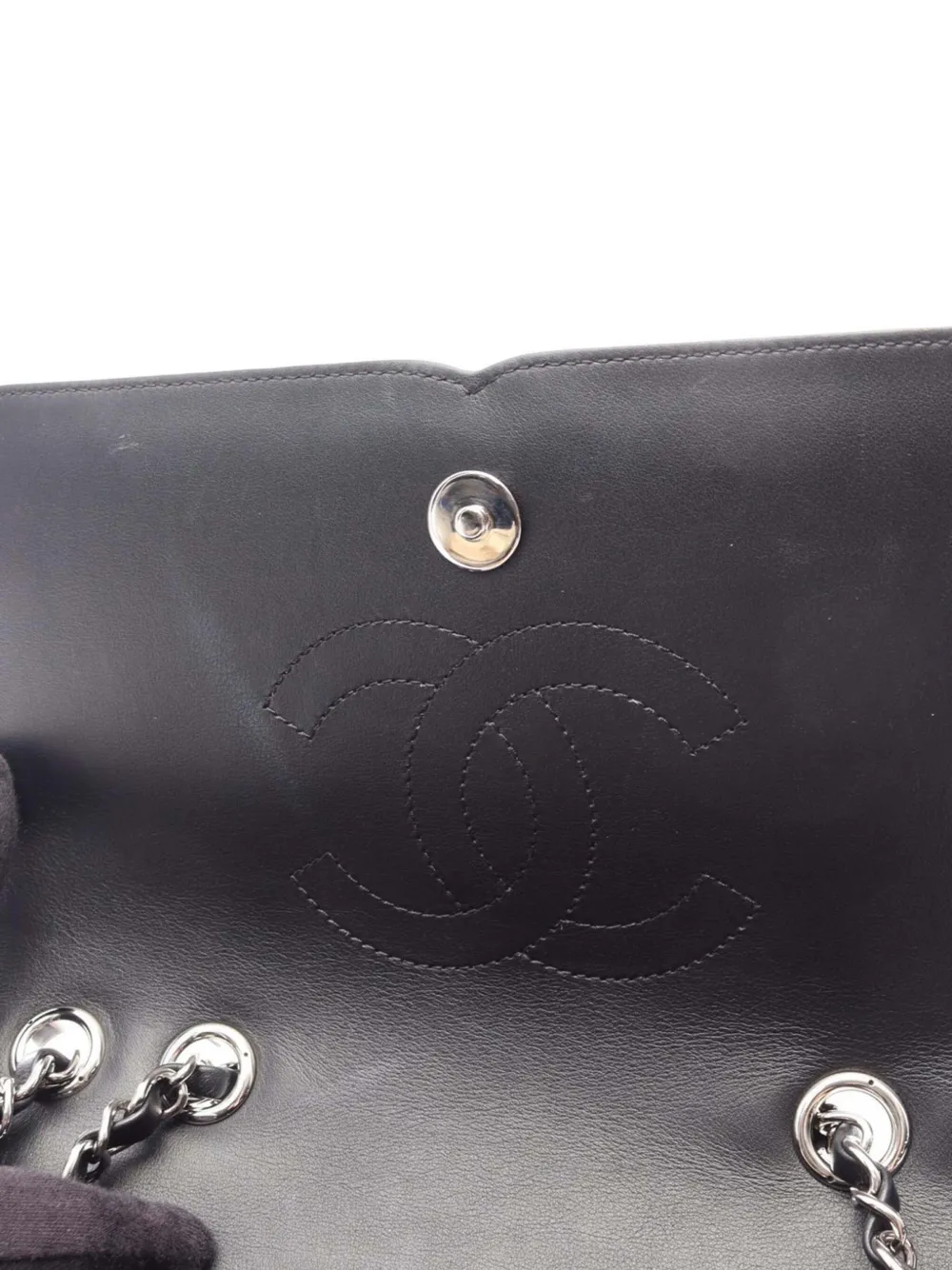 Chanel Pre-owned 2020 Medium Tweed CC Filigree Flap Shoulder Bag in Red, view 2