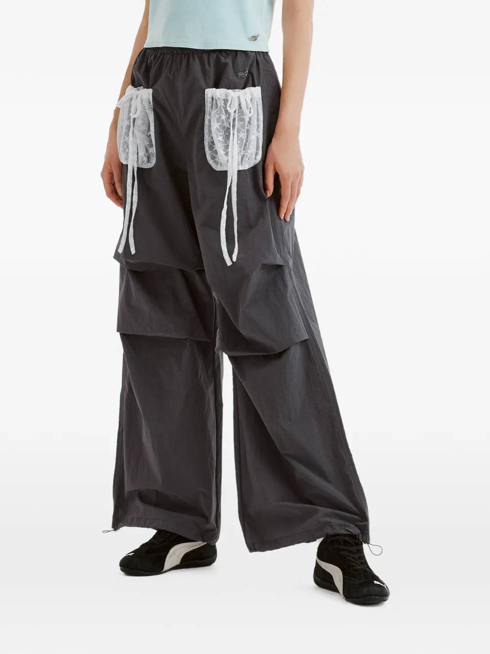Mini Cream Broek met wijde pijpen en kanten zak Grijs