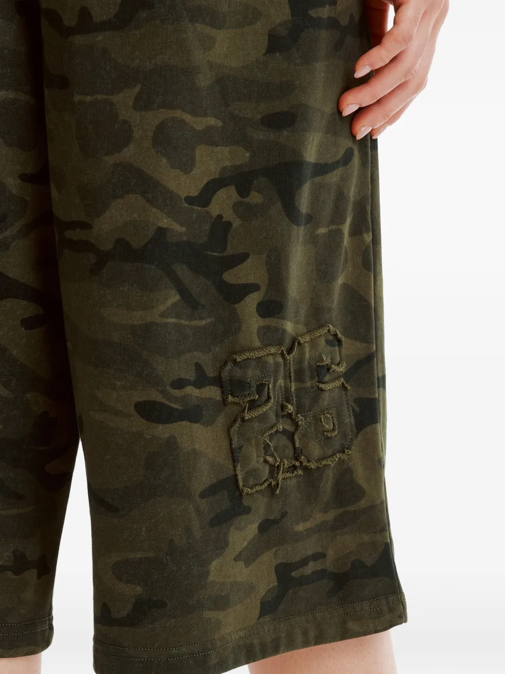 Mini Cream Shorts met camouflageprint Groen
