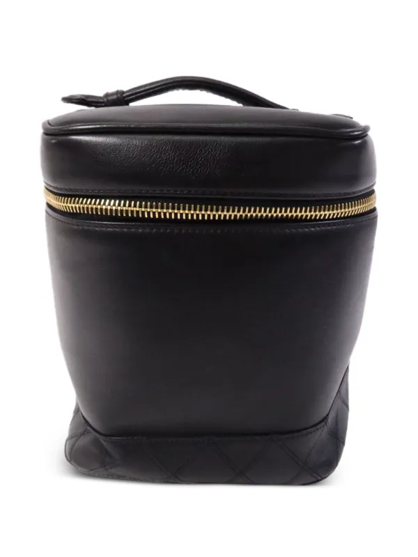 Chanel Pre-owned CC Diamond-quilted Vanity Case in Black