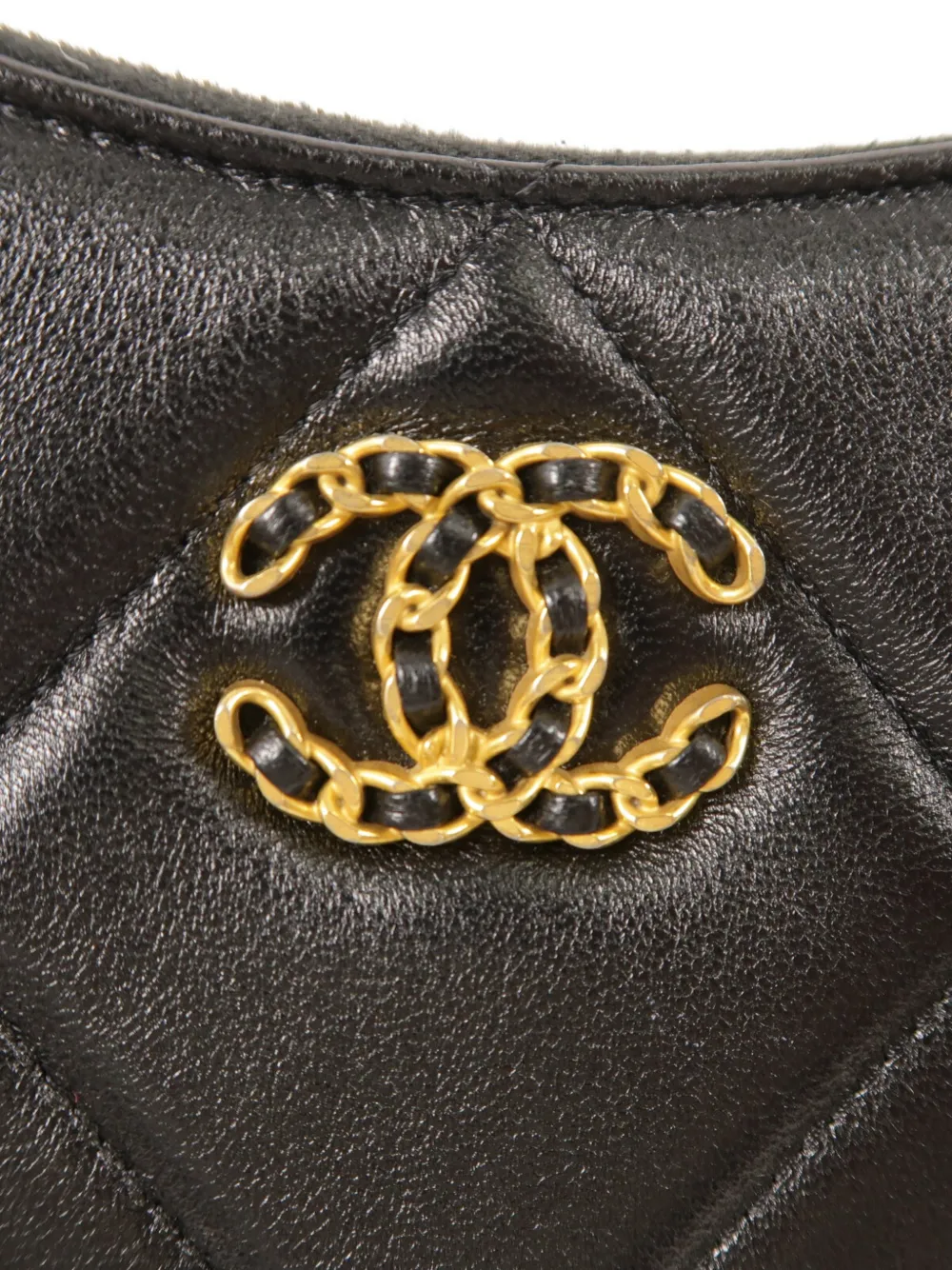 Pre-owned Chanel C19 Diamond-quilted Shoulder Bag In Black