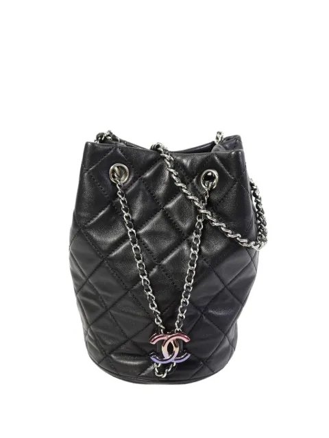 CHANEL Pre-Owned CC quilted bucket bag