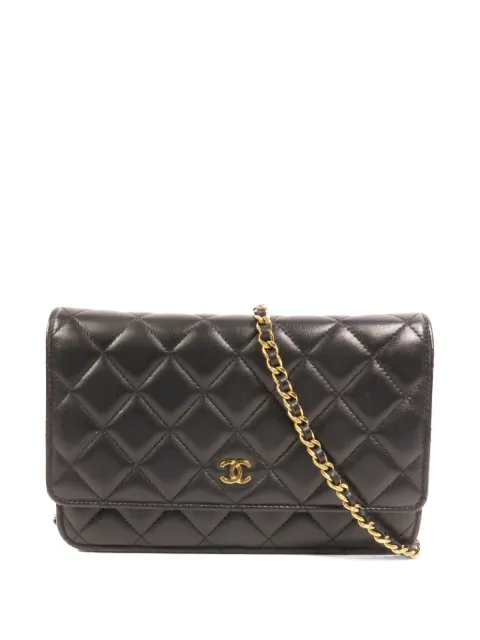 CHANEL Pre-Owned bolsa de hombro capitonada con logo CC