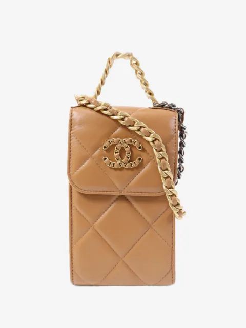 CHANEL Pre-Owned 19 Chanel quilted phone bag