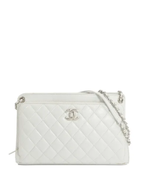 CHANEL Pre-Owned bolso de hombro acolchado con logo CC