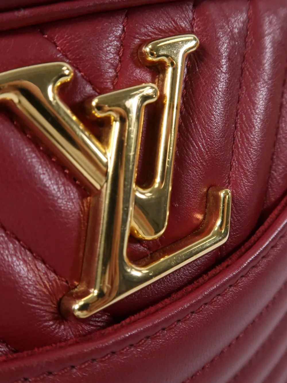 Louis Vuitton Pre-Owned GHW New Wave schoudertas met kettinghengsel Rood
