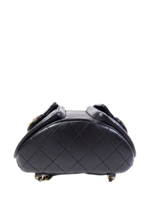 CHANEL Pre-Owned mochila con acolchado de rombos y logo CC