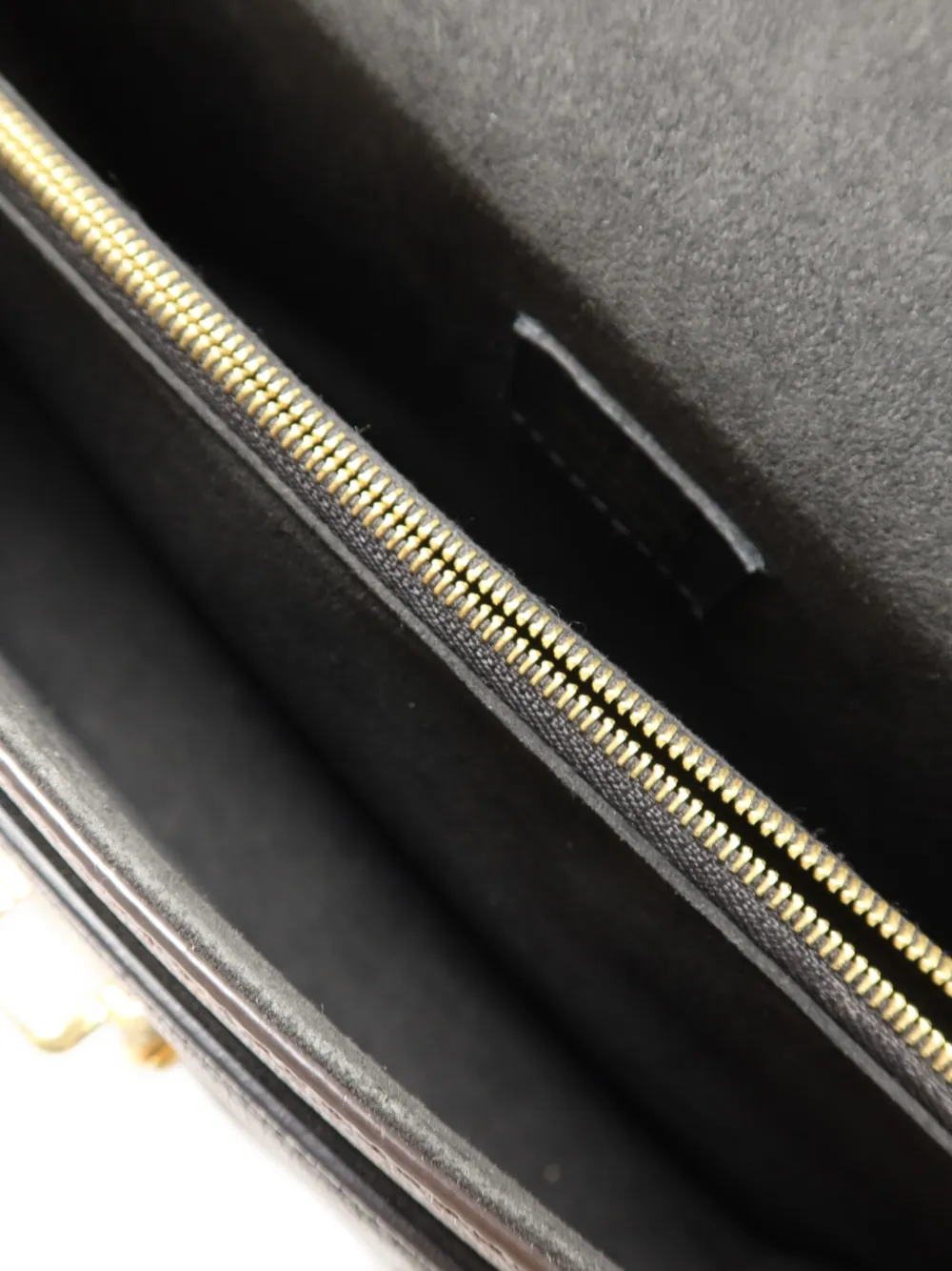 Louis Vuitton Pre-Owned Victoire schoudertas met monogram Bruin