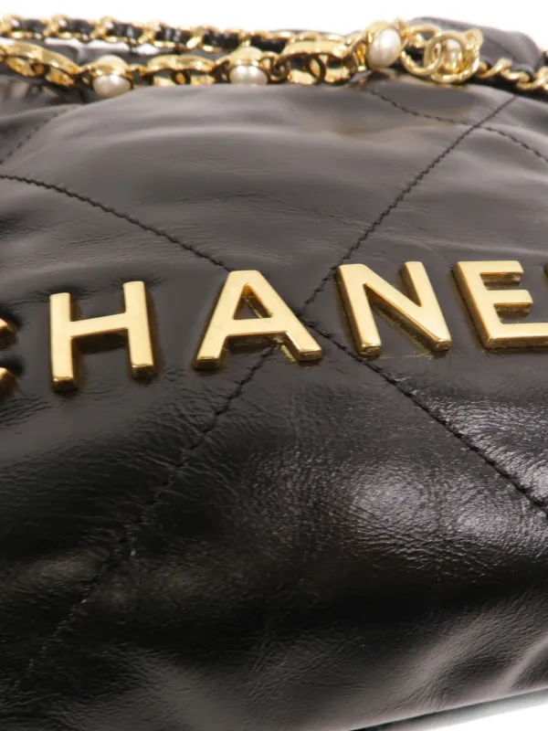 CHANEL キルティングショルダーバッグ CHANEL Pre-Owned Chanel 22 Quilted Shoulder Bag | Black | FARFETCH