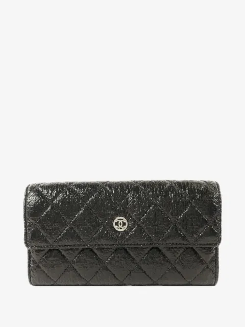 CHANEL Pre-Owned cartera capitonada con logo CC