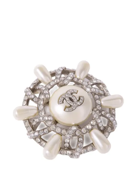CHANEL Pre-Owned CC faux-pearl brooch