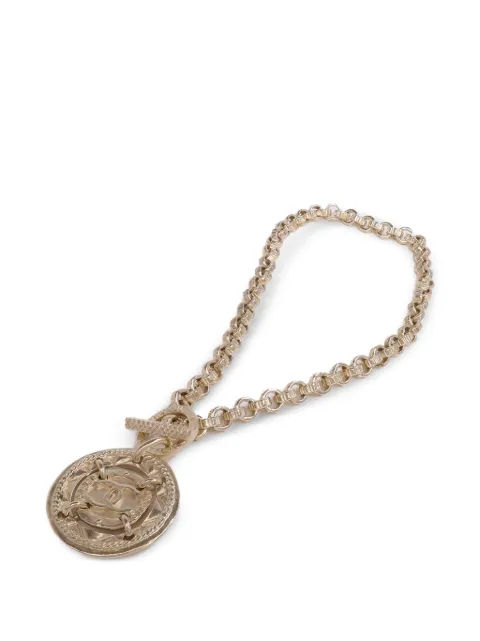 CHANEL Pre-Owned CC medallion necklace