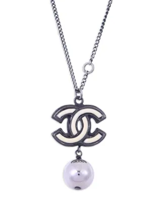 CHANEL ココマーク ネックレス マトラッセ パール ブラック CHANEL Pre-Owned ココマーク パール ネックレス | ブラック | FARFETCH JP