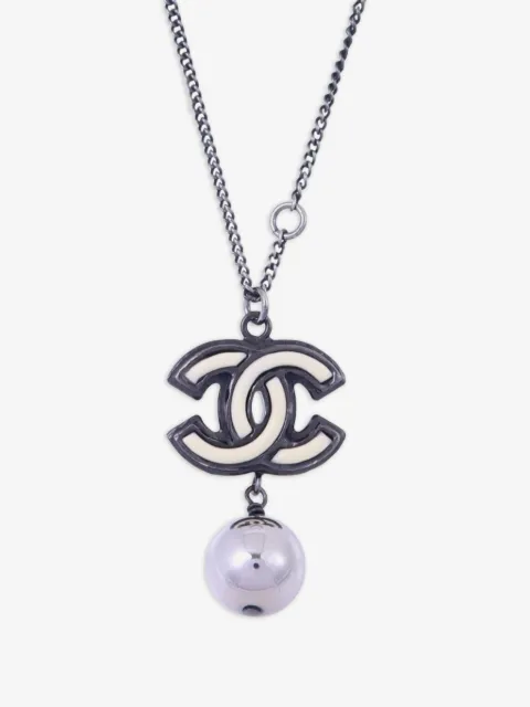 CHANEL Pre-Owned collar con perla y motivo Interlocking CC con perla