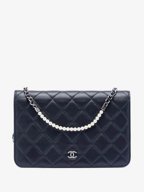 CHANEL Pre-Owned 2018-2019 CC Quilted Lambskin Pearl Strap Wallet on Chain crossbody bag